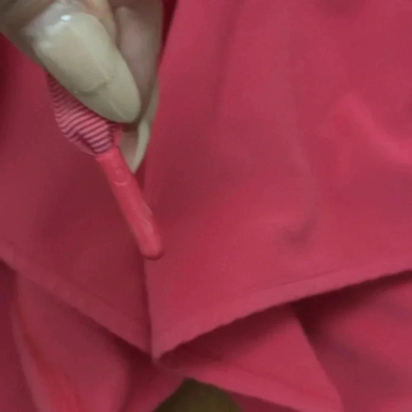 Lululemon Hotty Hot size 4 Tall  short in vibrant coral - Picture 2 of 5